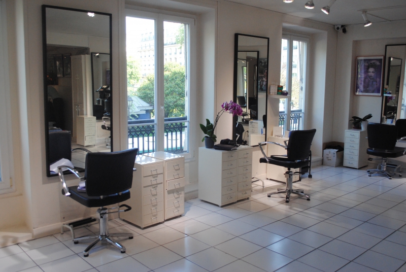 salon-coiffure-REGUSSE-min_floor-home-office-property-living-room-room-781228-pxhere.com